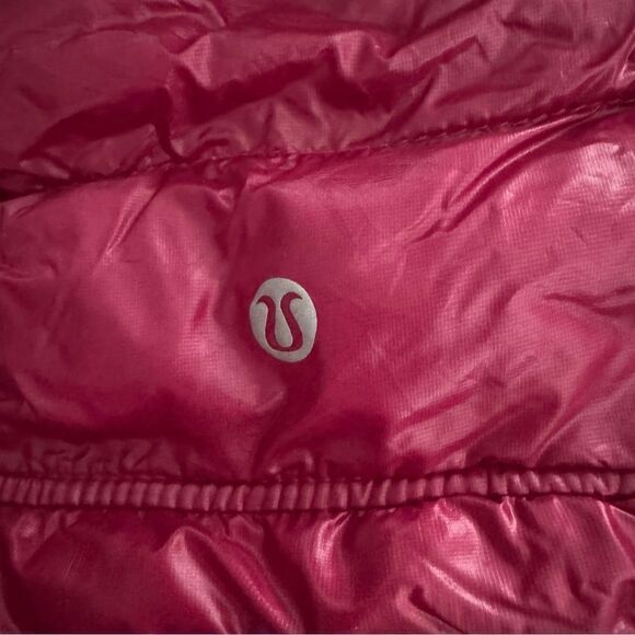 Lululemon Athletica FLUFFED UP Puffer Jacket with Hood - Picture 2 of 11